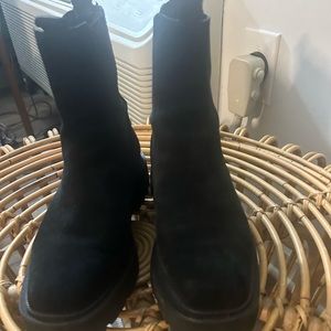 Sam Edelman Women's Laguna Chelsea Waterproof Boot Black Suede